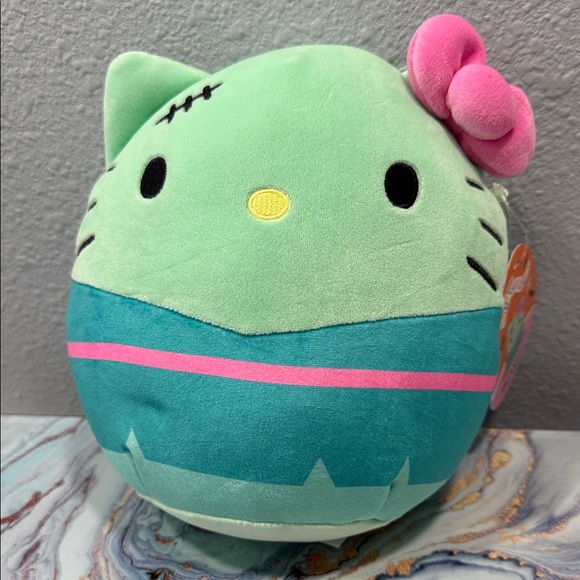 Squishmallow Hello kitty Green and Pink Plush Toy - Picture 1 of 3